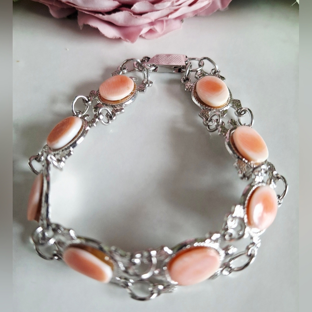 Vintage 80s Pretty Peach Gemstone Bracelet